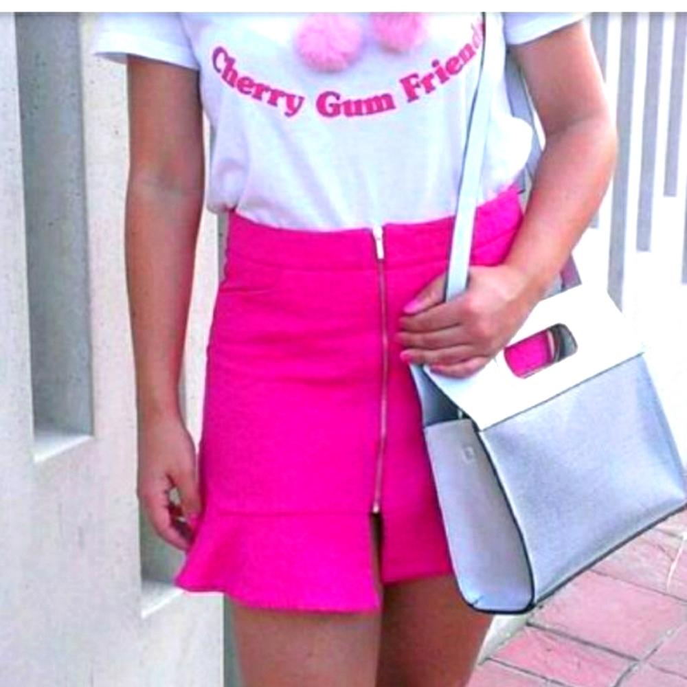 Zara Trafaulic hot pink textured mini skirt.